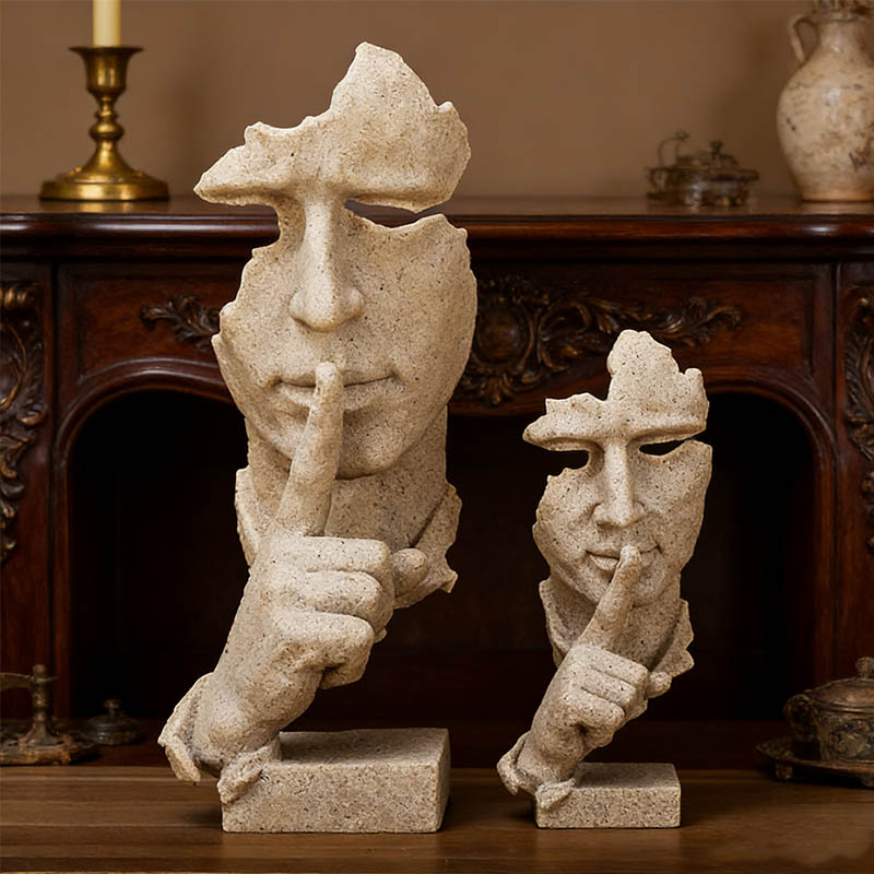 Decoratief stuk van hars met gezandstraalde 'Silent Speech'-uitdrukking